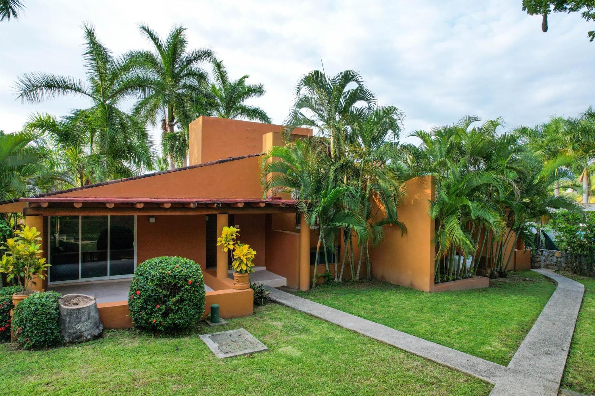 Hotel Ixzi Plus Ixtapa  Exterior foto